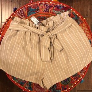 Paper bag short NWT 🌺
